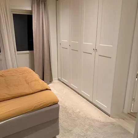 Spacious Family House With Large Patio In Semesterbostad